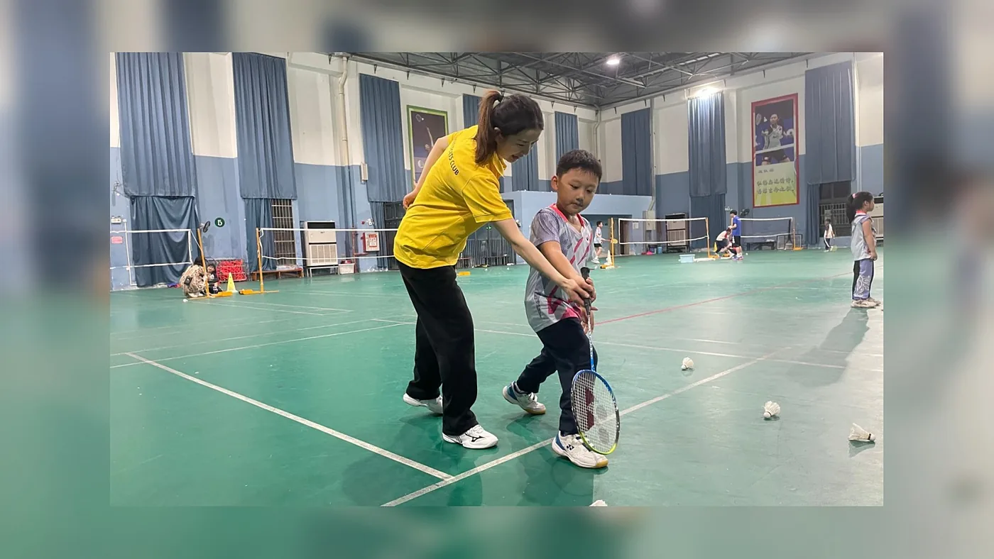 乐动羽毛球俱乐部教练指导